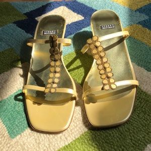 NIB Stuart Weitzman gold sandal size 7.5